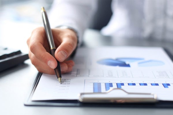 Kinh nghiệm trình bày báo cáo tài chính cho các doanh nghiệp niêm yết trên thị trường chứng khoán 