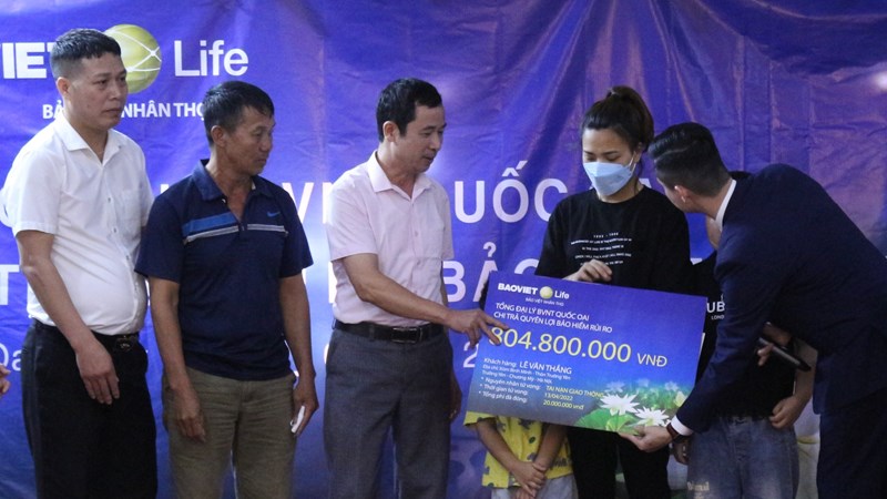 Bảo Việt Nhân thọ chi trả hơn 800 triệu đồng cho khách hàng tử vong do tai nạn xe máy