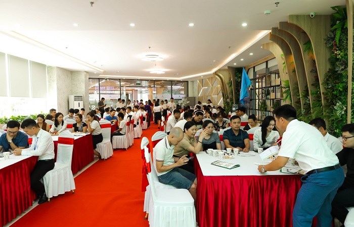 Đông đảo khách hàng tham dự mở bán tòa đẹp nhất Tecco Elite City Thái Nguyên