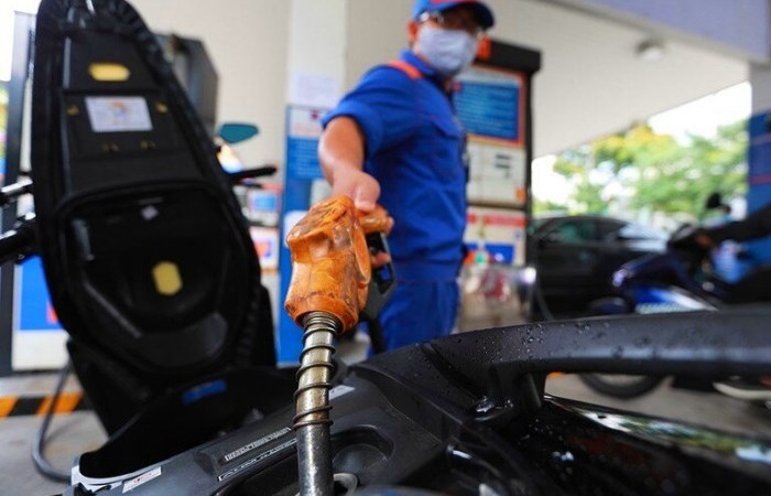 Giá xăng có thể tăng đến 2.150 đồng/lít nếu không chi Quỹ Bình ổn giá xăng dầu