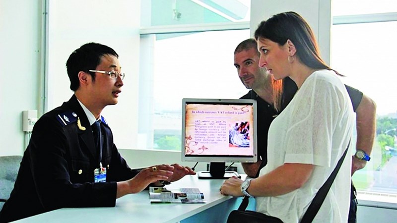 Thuận tiện hóa hoàn thuế giá trị gia tăng cho người nước ngoài xuất cảnh