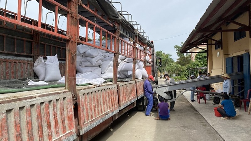 Xuất cấp 4.880,250 tấn gạo cho 3 tỉnh hỗ trợ người dân gặp khó khăn do COVID-19