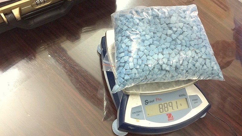Thu giữ gần 8kg ma túy tổng hợp qua đường chuyển phát nhanh