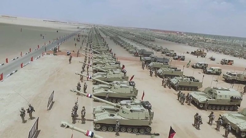 Hàng ngàn xe tăng Ai Cập sẵn sàng cho cuộc xung đột tại Lybia?
