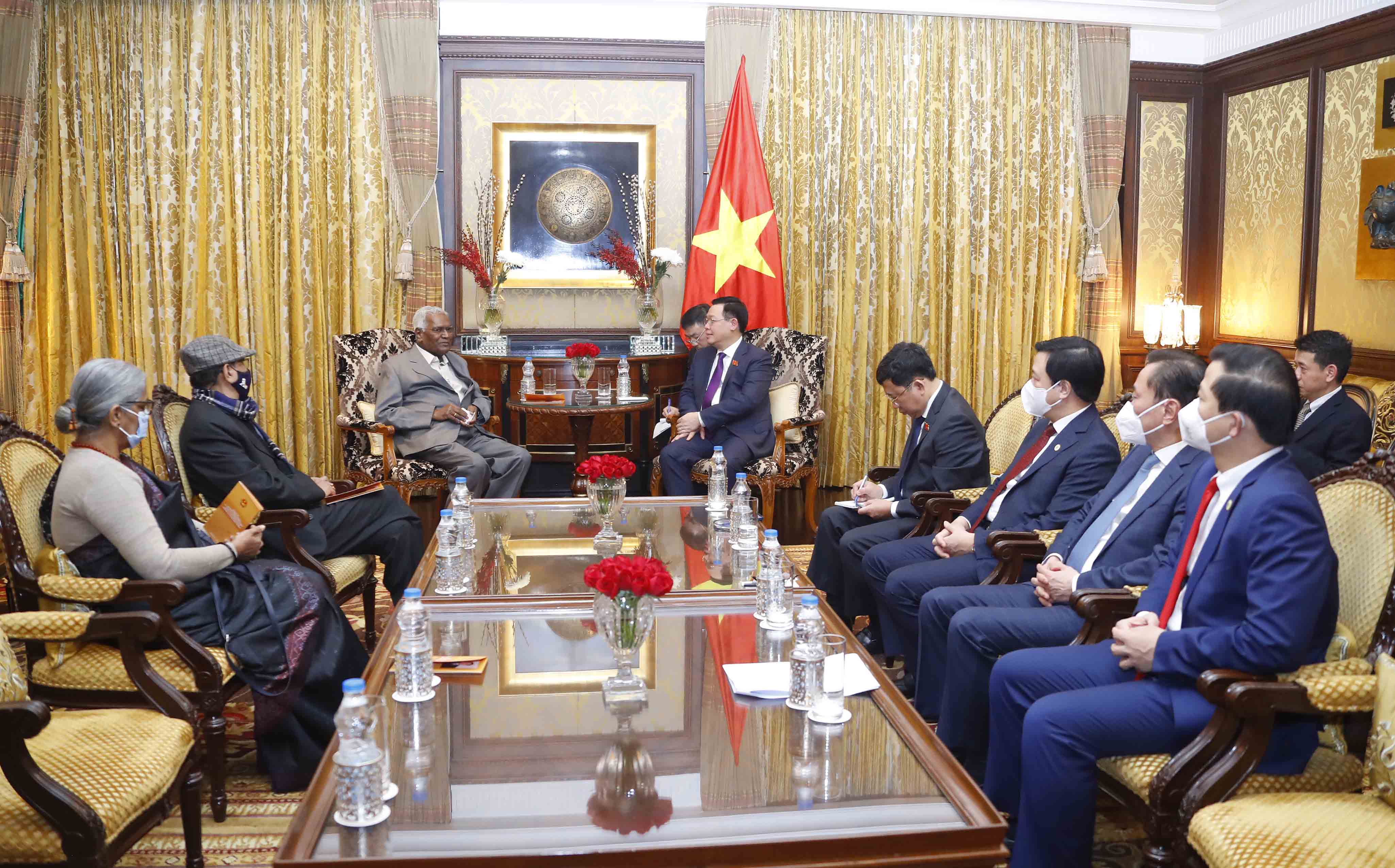 Chủ tịch Quốc hội Vương Đình Huệ gặp Tổng Bí thư Đảng Cộng sản Ấn Độ và hội đàm với Chủ tịch Hạ viện - Ảnh 1