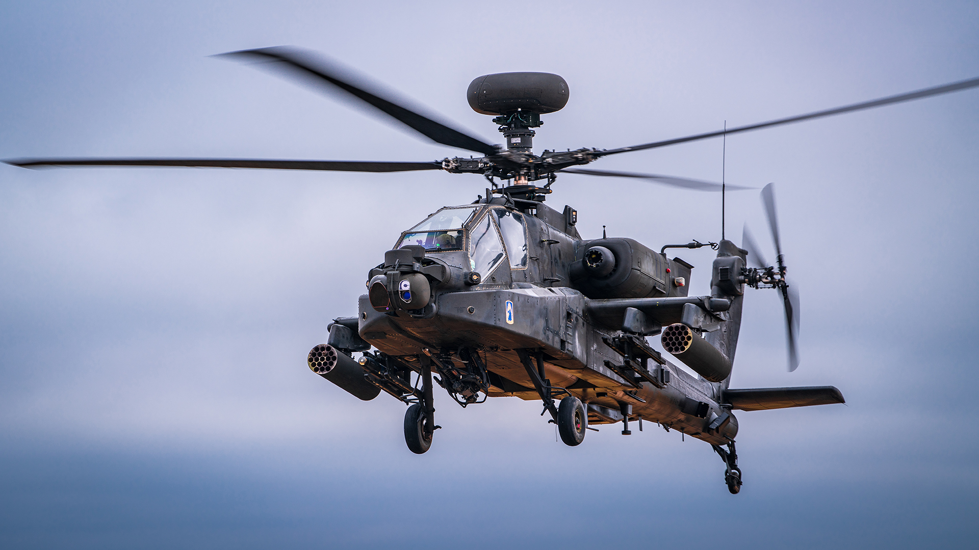 Khám phá sức mạnh của "sát thủ diệt tăng" AH-64 Apache của Mỹ điều tới sát  Nga