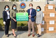 Vietcombank tặng 5.000 khẩu trang cho Bệnh viện Phổi Hải Dương