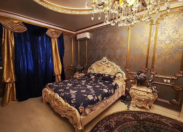 Khung cảnh tráng lệ trong phòng ngủ tại biệt thự dát vàng của Thượng tá Alexey Safono