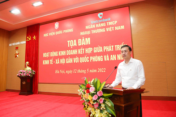 &Ocirc;ng Phạm Quang Dũng - Chủ tịch HĐQT Vietcombank ph&aacute;t biểu tại buổi Tọa đ&agrave;m