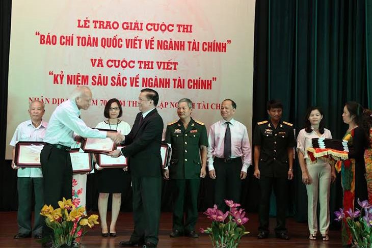 Bộ trưởng Đinh Tiến Dũng luôn đặc biệt quan tâm đến công tác thông tin, tuyên truyền của ngành Tài chính