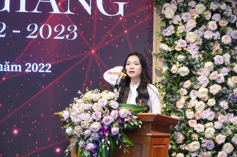 Đại diện Tân sinh viên khóa 7 phát biểu tại Lễ Khai giảng năm học 2022-2023.