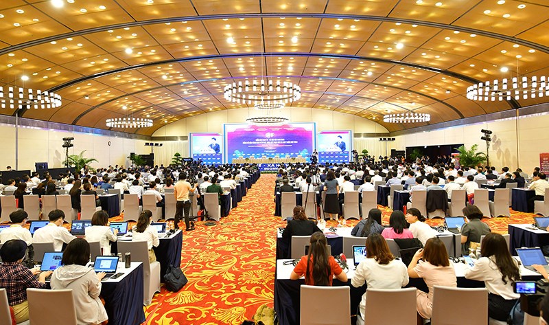 Toàn cảnh phiên khai mạc ''Diễn đàn Kinh tế - Xã hội Việt Nam năm 2022''.