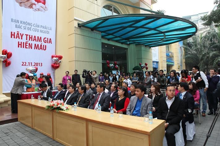 Hơn 300 cán bộ, nhân viên Bảo Việt tham gia ngày hội hiến máu tình nguyện - Ảnh 1
