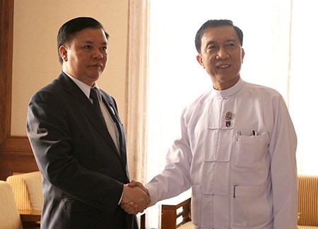 Bộ trưởng Bộ Tài chính Đinh Tiến Dũng tiếp xúc song phương tại AFMM18 - Ảnh 1