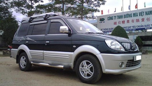 Ô tô giá rẻ Mitsubishi Jolie sở hữu nội thất rộng rãi, đơn giản Ô tô giá rẻ Mitsubishi Jolie sở hữu nội thất rộng rãi, đơn giản