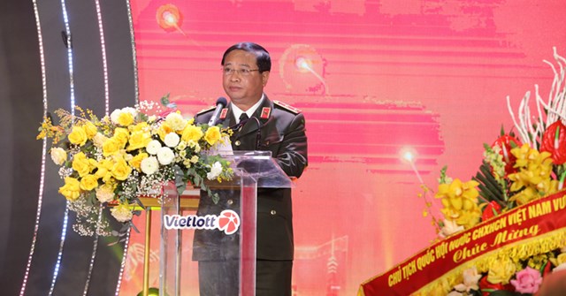 Trung tướng Nguyễn Đ&igrave;nh Thuận - Cục trưởng Cục An ninh Kinh tế (Bộ C&ocirc;ng an) ph&aacute;t biểu tại buổi lễ.