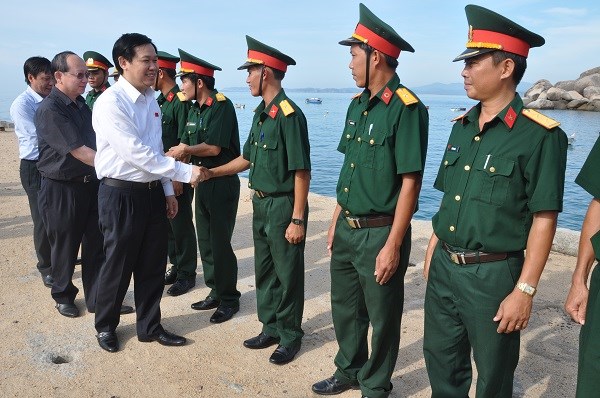 Đại biểu Quốc hội Vương Đình Huệ tiếp xúc cử tri xã đảo Nhơn Châu - Ảnh 3