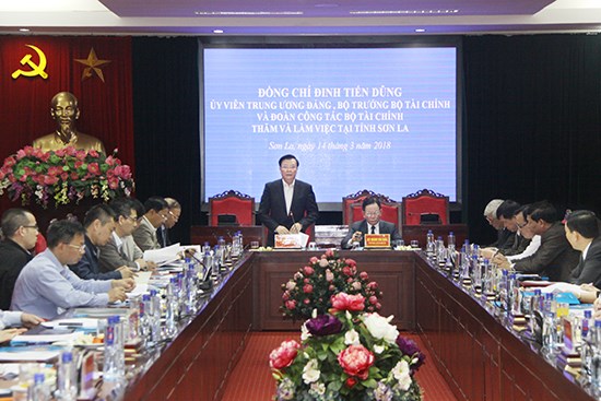 Bộ trưởng Bộ Tài chính Đinh Tiến Dũng làm việc tại tỉnh Sơn La - Ảnh 1