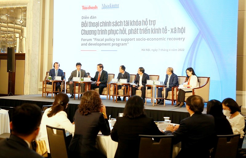 Quang cảnh Diễn đ&agrave;n&nbsp;&ldquo;Đối thoại ch&iacute;nh s&aacute;ch t&agrave;i kh&oacute;a hỗ trợ Chương tr&igrave;nh phục hồi, ph&aacute;t triển kinh tế - x&atilde; hội&rdquo; . Ảnh: Văn Trường.