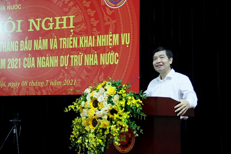 Thứ trưởng Bộ T&agrave;i ch&iacute;nh Tạ Anh Tuấn ph&aacute;t biểu chỉ đạo tại hội nghị.
