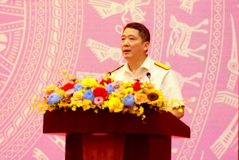 Tổng cục trưởng Tổng cục Thuế Cao Anh Tuấn ph&aacute;t biểu tham luận tại Hội nghị.