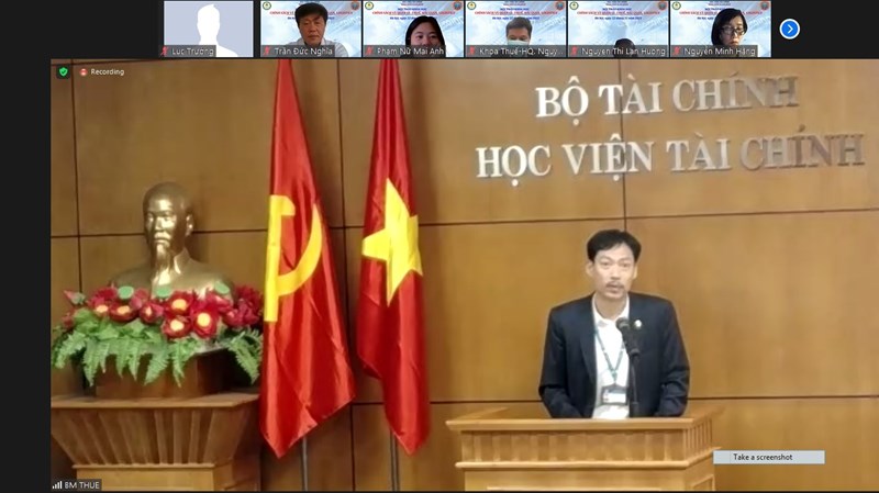 PGS.,TS. Lê Xuân Trường - Trưởng khoa Thuế và Hải quan phát biểu tại Hội thảo.