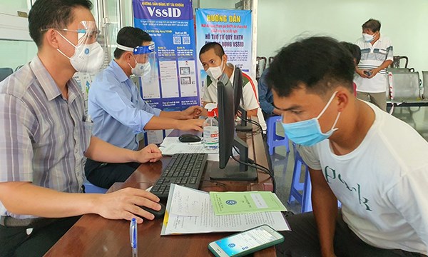 BHXH tỉnh Đồng Nai hướng dẫn người lao động giao dịch qua ứng dụng VssID để đảm bảo quyền lợi cho người tham gia