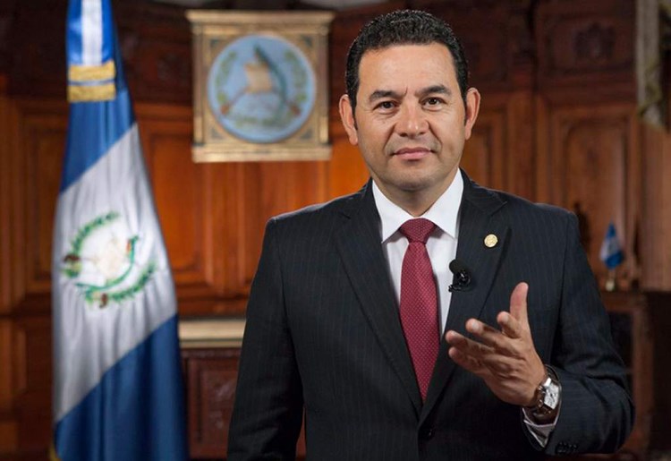 Tổng thống Guatemala Jimmy Morales là lãnh đạo nhận lương cao nhất khu vực Mỹ Latin với mức 231.000 USD mỗi năm (19.300 USD mỗi tháng, 634 USD mỗi ngày). Sau khi đắc cử, ông thực hiện lời hứa dùng 60% lương cho từ thiện. Hiện mức lương tối thiểu của nước này là 200 USD mỗi tháng.