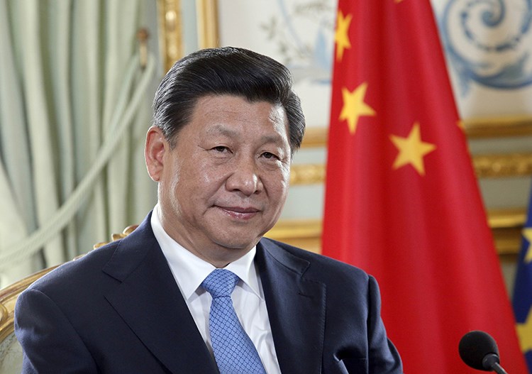 Chủ tịch Trung Quốc Tập Cận Bình nhận lương 20.593 USD mỗi năm (1.716 USD mỗi tháng, 56 USD mỗi ngày). Mức lương này của ông được tăng thêm 62% từ năm 2015. Hiện lương tối thiểu hàng tháng tại Trung Quốc dao động 150 - 300 USD, tùy quy định mỗi tỉnh.