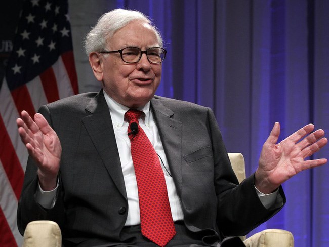 Hiện 99% tài sản của Buffett gắn liền với Berkshire Hathaway. Ông cũng đem 1% còn lại đi đầu tư.