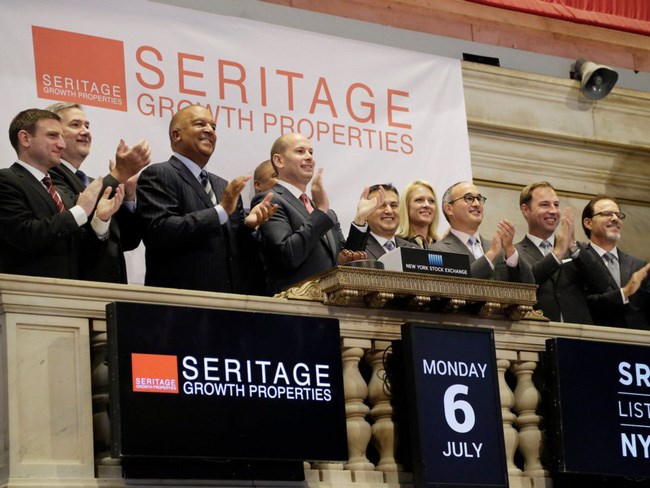 Buffett sở hữu 2 triệu cổ phiếu, đương đương 8% tại Seritage Growth Properties trị giá 73 triệu USD.