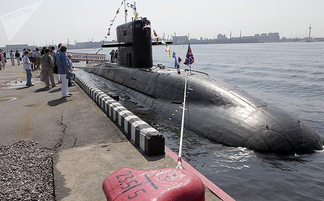  Tàu ngầm Saint Peterburg được hạ thủy cho Hải quân Nga suốt từ năm 1997 nhưng phải tới năm 2010 nó mới được chấp nhận đưa vào lực lượng tác chiến.