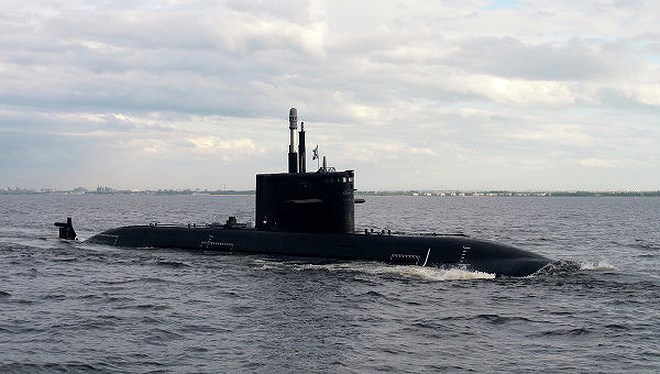  Nhờ động cơ AIP mà tàu ngầm Lada có thể hoạt động liên tục ở chế độ lặn với thời gian lâu hơn rất nhiều so với lớp Kilo do không phải nổi lên để chạy động cơ diesel nhằm sạc các tấm ắc quy.